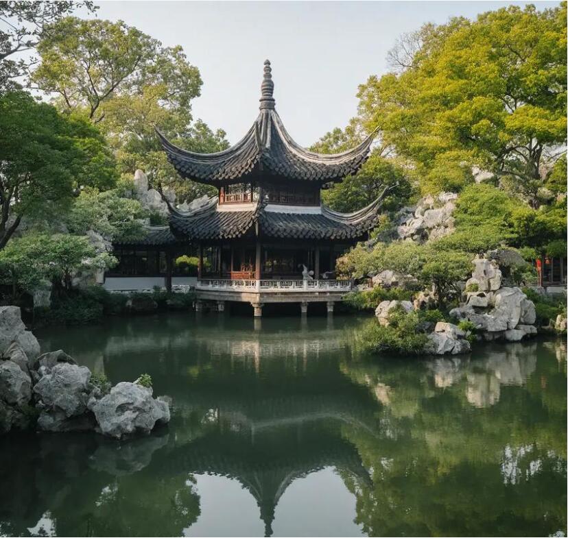 鞍山雨双房地产有限公司